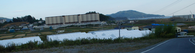 201610141536 ホテル裏から東 w1200 DSC01572.jpg