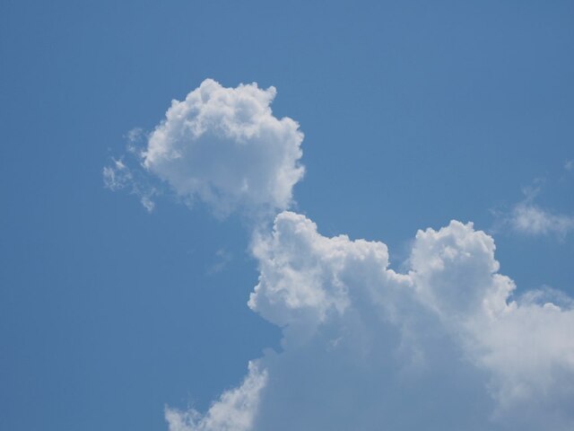 202108041320 夏の雲 w1024 P8040032.jpg